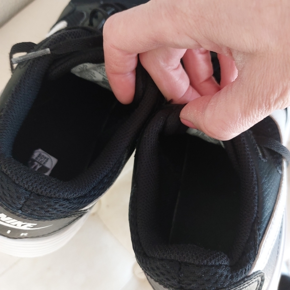 Nike Air Max Excee Black White Athletic Sneakers CZ5358( 2.5) boys size.7 - Picture 8 of 12